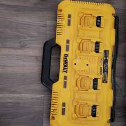 Dewalt 20v Max Fast Charger 4 Port