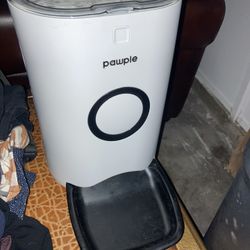 Automatic Dog Feeder 