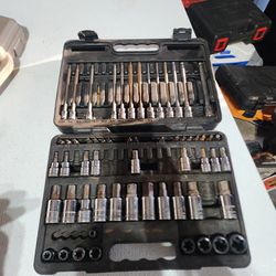 GEARWRENCH  80742  Master SAE/Metric Hex And Torx Bit Socket Set - 84 Pc.