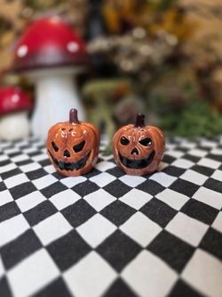 Halloween Jackolanterns salt and pepper shakers