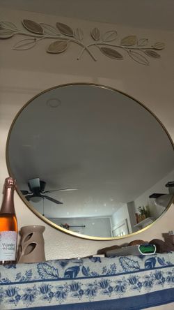 Circular mirror