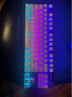 Steelseries Apex Pro TKL with pbt keycaps