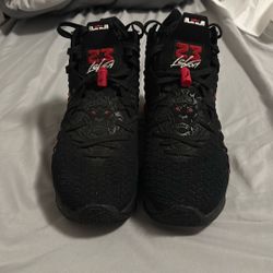 Nike LeBron 17 “Infrared”