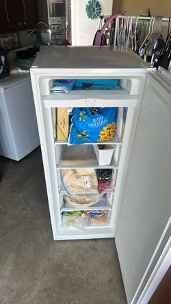 Stand up freezer