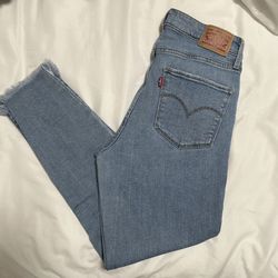 Women’s Levi’s 