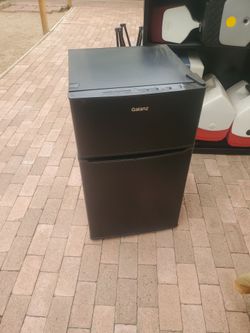 Galanz  mini refrigerator/ black  color, on a good  shape  I ASK $65.00 cash