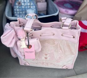 Juicy Couture New Love Chapter Tote (Day Dreamer)