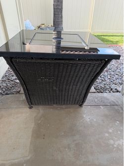 Outdoor fire pit