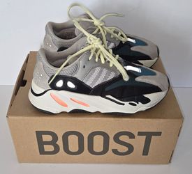 Adidas Yeezy Boost 700 Wave Runner Kanye West Mens Size 6