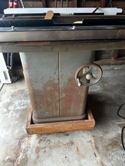 Vintage Rockwell/delta cabinet table saw , serial # 122–9632.