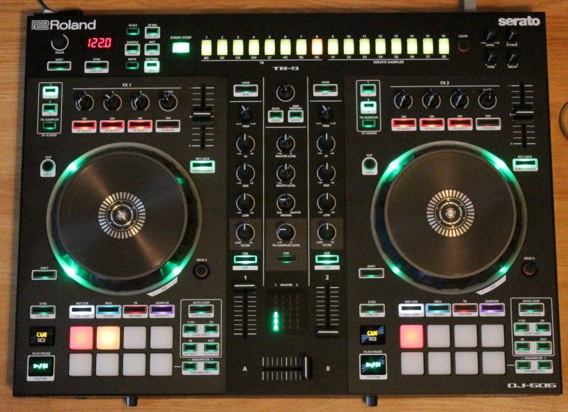 Roland DJ-505 DJ CONTROLLER 