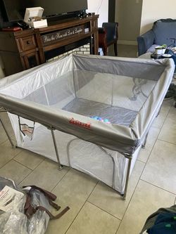 Play pen