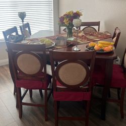 8 Seat Dining Table - Great Condition
