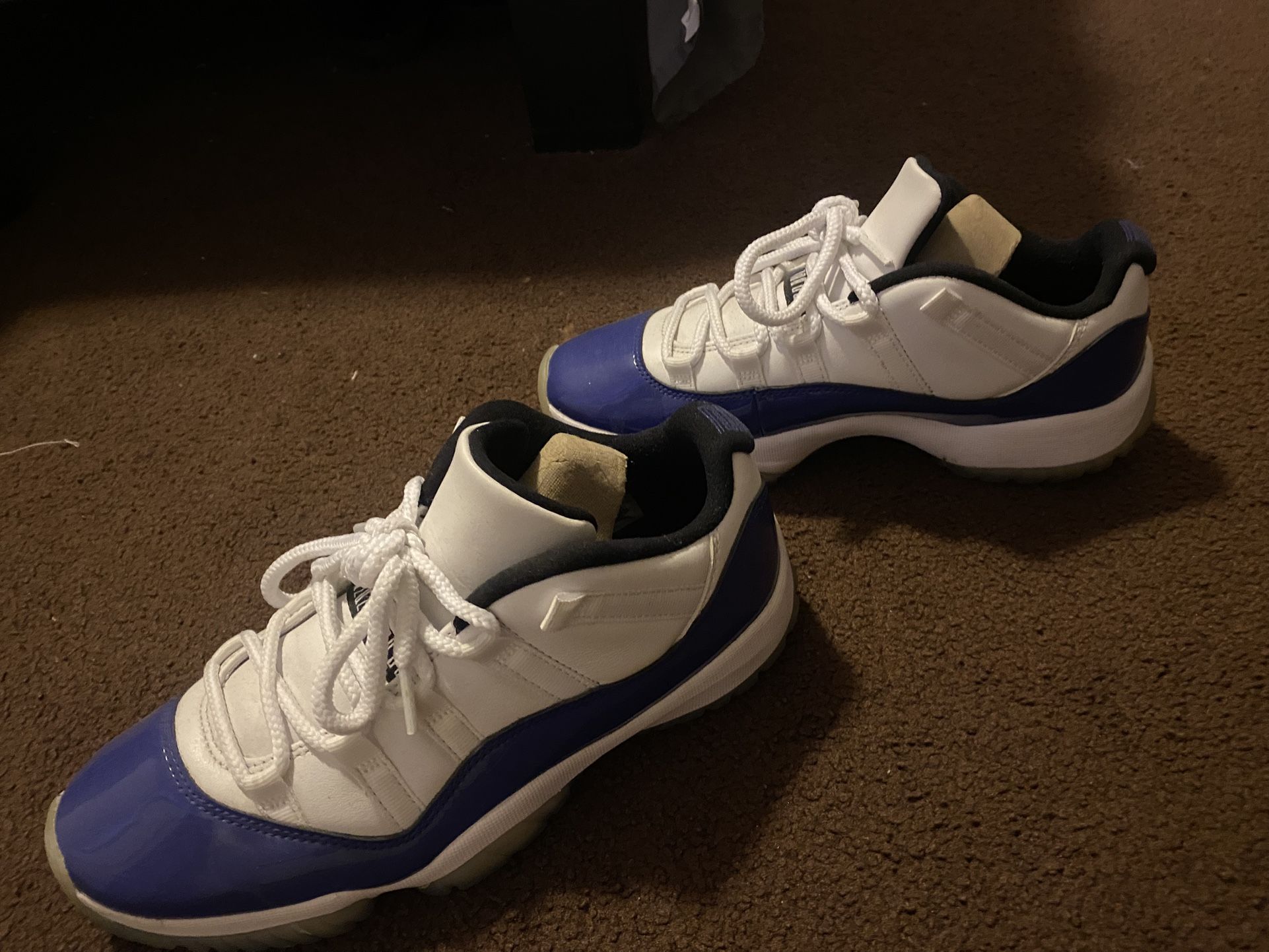 Jordan 11- Woman 8.5