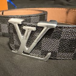 Louis Vuitton belt checkered