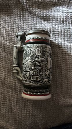 Avon 1982 train beer Stein