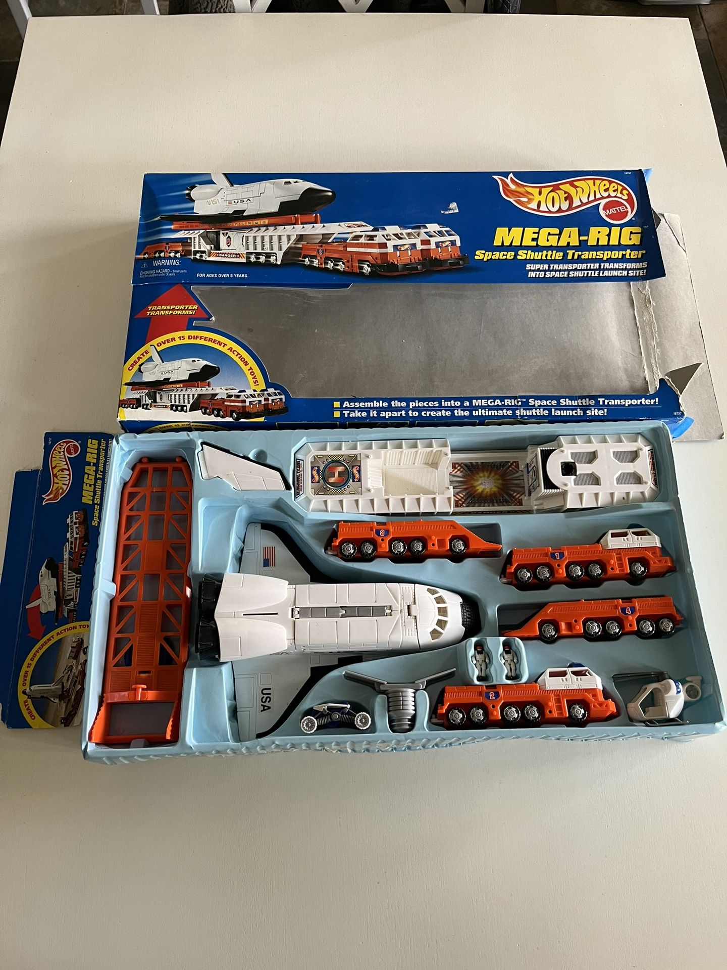 Vintage 1996 Hot Wheels Mega-Rig Space Shuttle NASA Rare Exclusive 100% Complete No Instructions READ