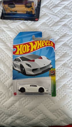 Hot Wheels HW Exotics 4/10 Lamborghini Sesto Elemento 204/250 White