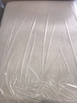 Tempurpedic cal king with matching box springs