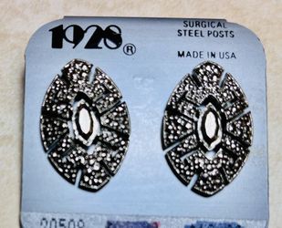 1928 Silvertone faux Marcarsite Earrings New