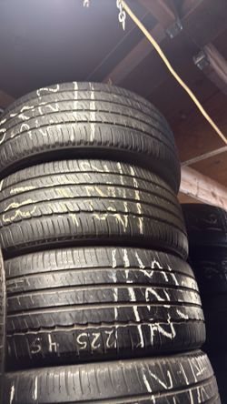 Tires un set 225-45-18