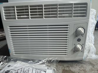 New GE Air Conditioner 5100btu. Has Minor Side Damage. Works Good And Cold. Must Pickup
