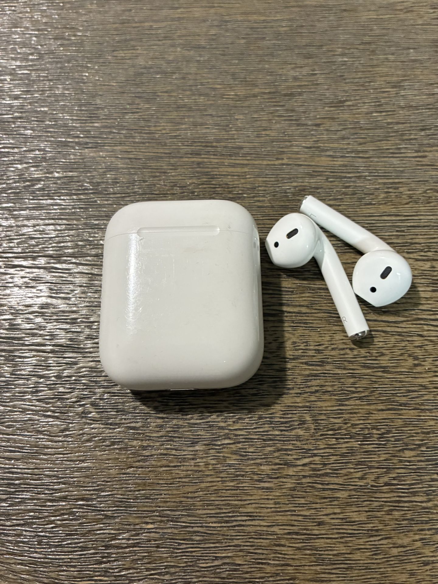 Apple AirPods 2nd Gen