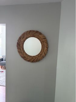 Large Round Boho Rattan Wall Mirror – Woven Straw/Raffia Sunburst Frame – Excellent Condition
