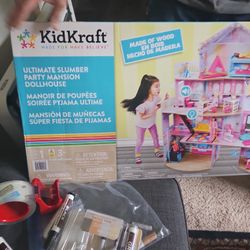 Brand new dollhouse dollhouse f5feet tall