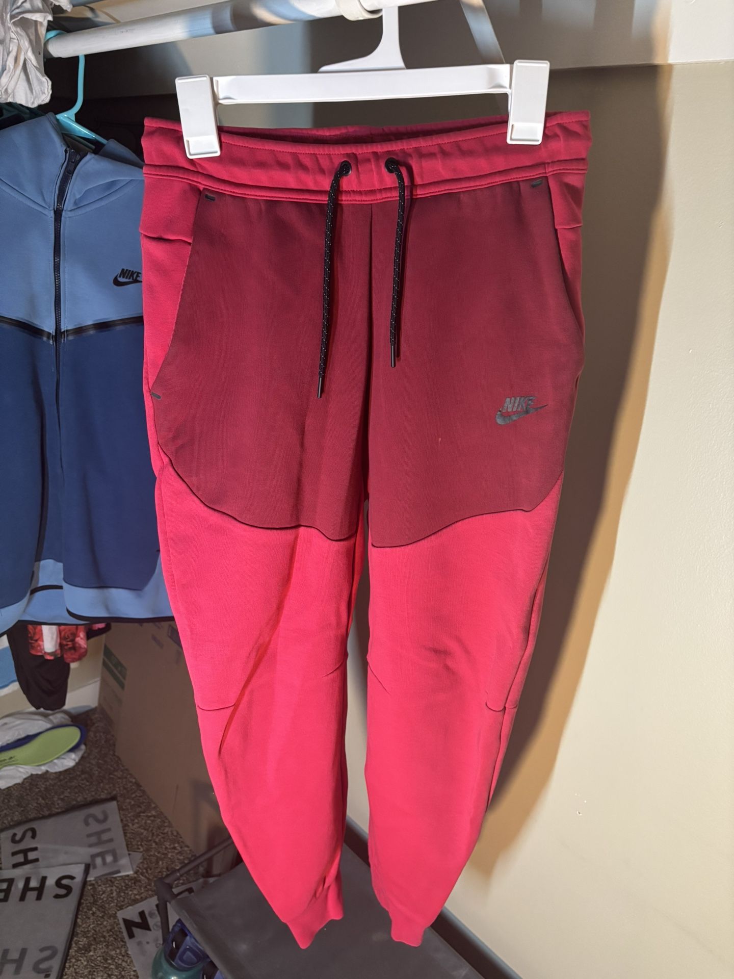 Nike Tech Pants Medium