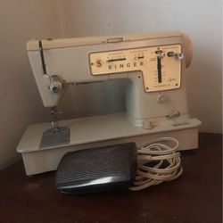 Vintage Singer Sewing Machine w/ working pedal * Zig-Zag Model (contact info removed)'s