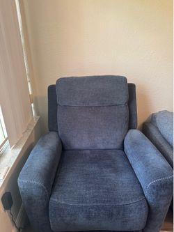 Electric Recliner Chair with USB Charging Port – Like New