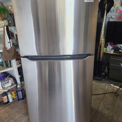 Frigidaire Refrigerator 66x30x28