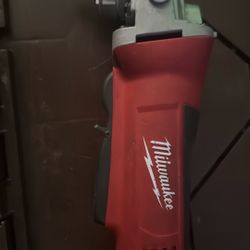 Milwaukee Grinder (battery)