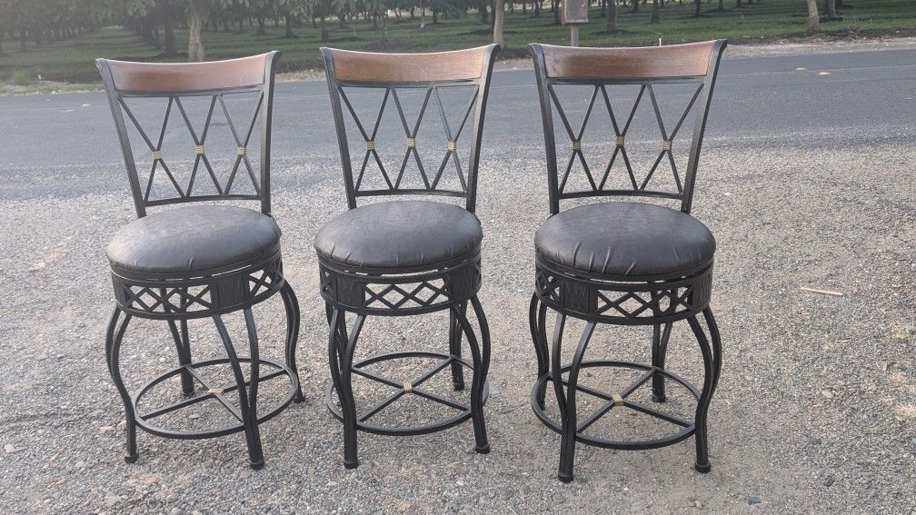 Set of 3 Home Meridian Swivel Bar Stools – Black & Bronze Metal Frame – 2018