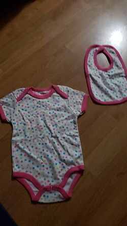 Baby onesie matching bib
