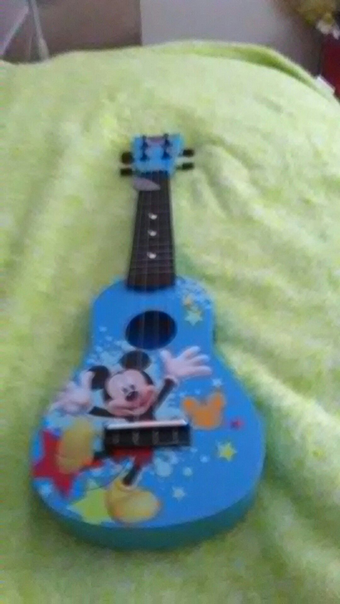 Disney kids ukulele guitar perfect shape.
