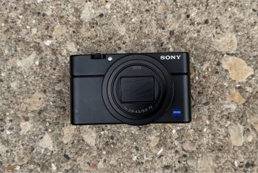 Sony RX100 VII Digital Camera