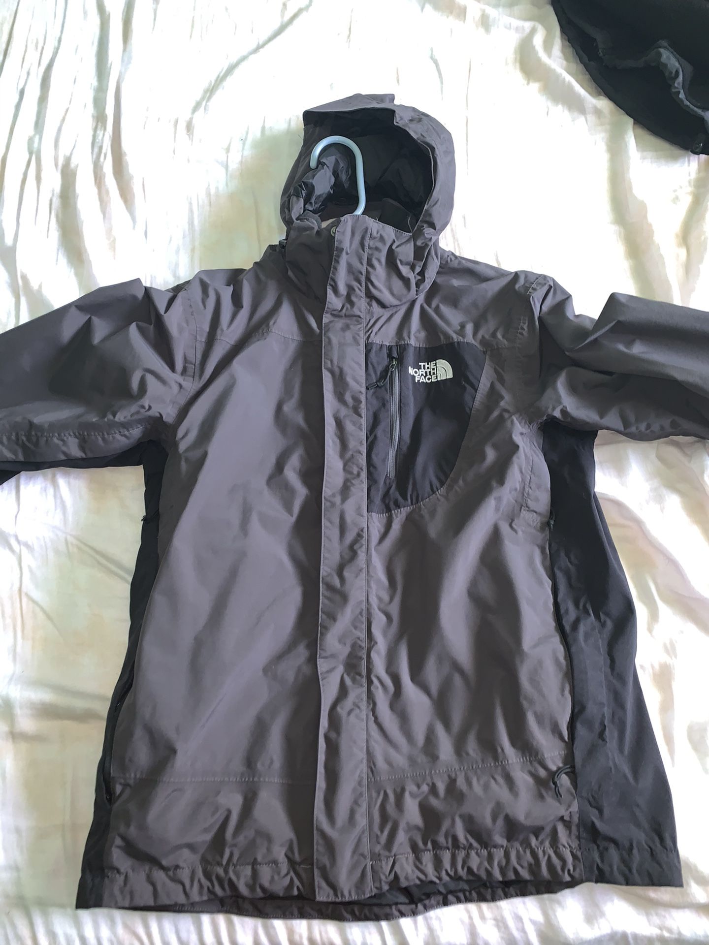 men’s north face windbreaker