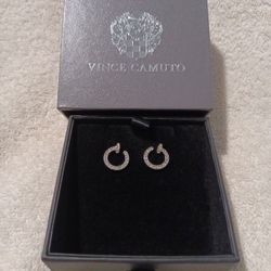 Vince Camuto Ayla ear pierced stud earrings