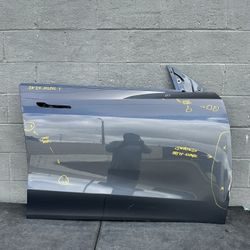 2020 - 2024 Tesla Model Y - Front Passenger Side Door OEM