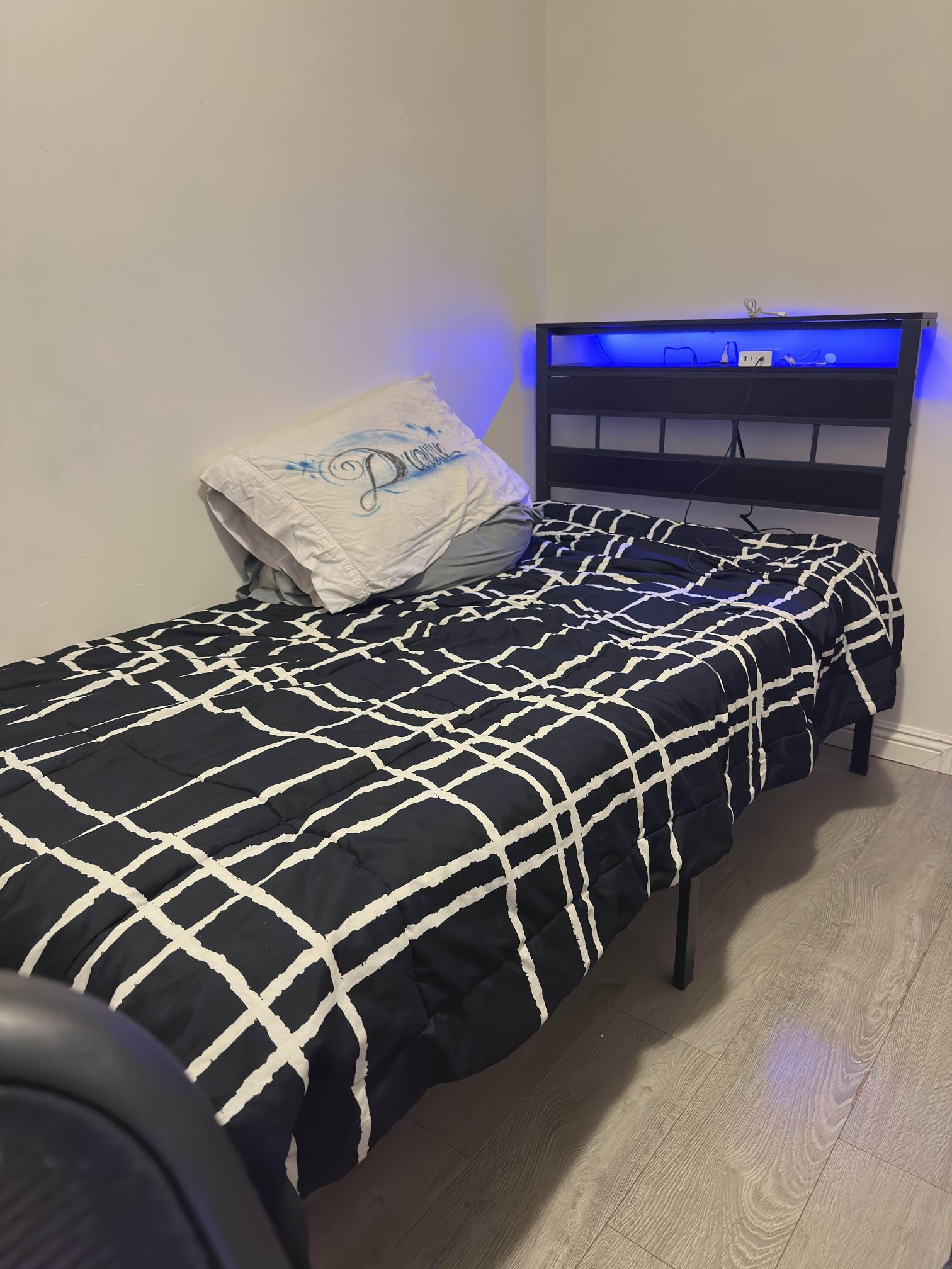 Twin Size Bed Frame And Pillow