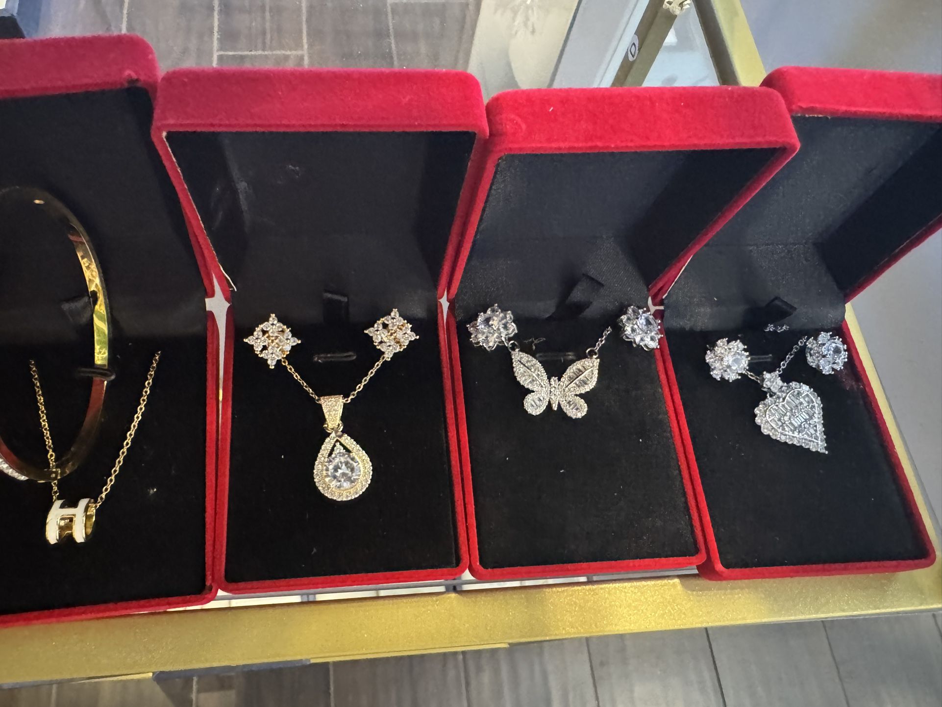 45 set buy 2 set more discount only text when ready to pick up