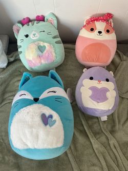 SQUISHMALLOWS