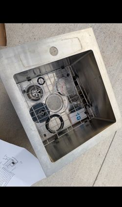 Barsink 17x19 barely used