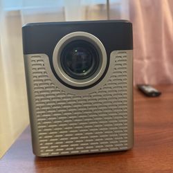New GPX  Projector With Remote