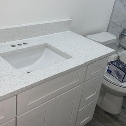 Countertops Granite Y Quartz Bathroom And Kitchen 