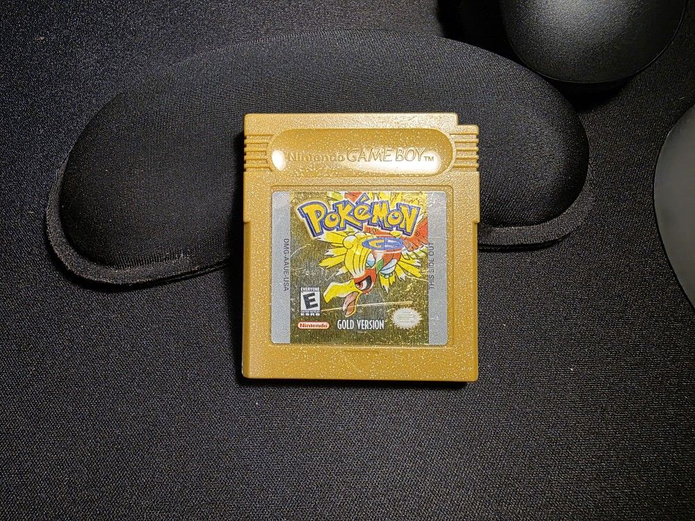 Pokemon Gold - Authentic