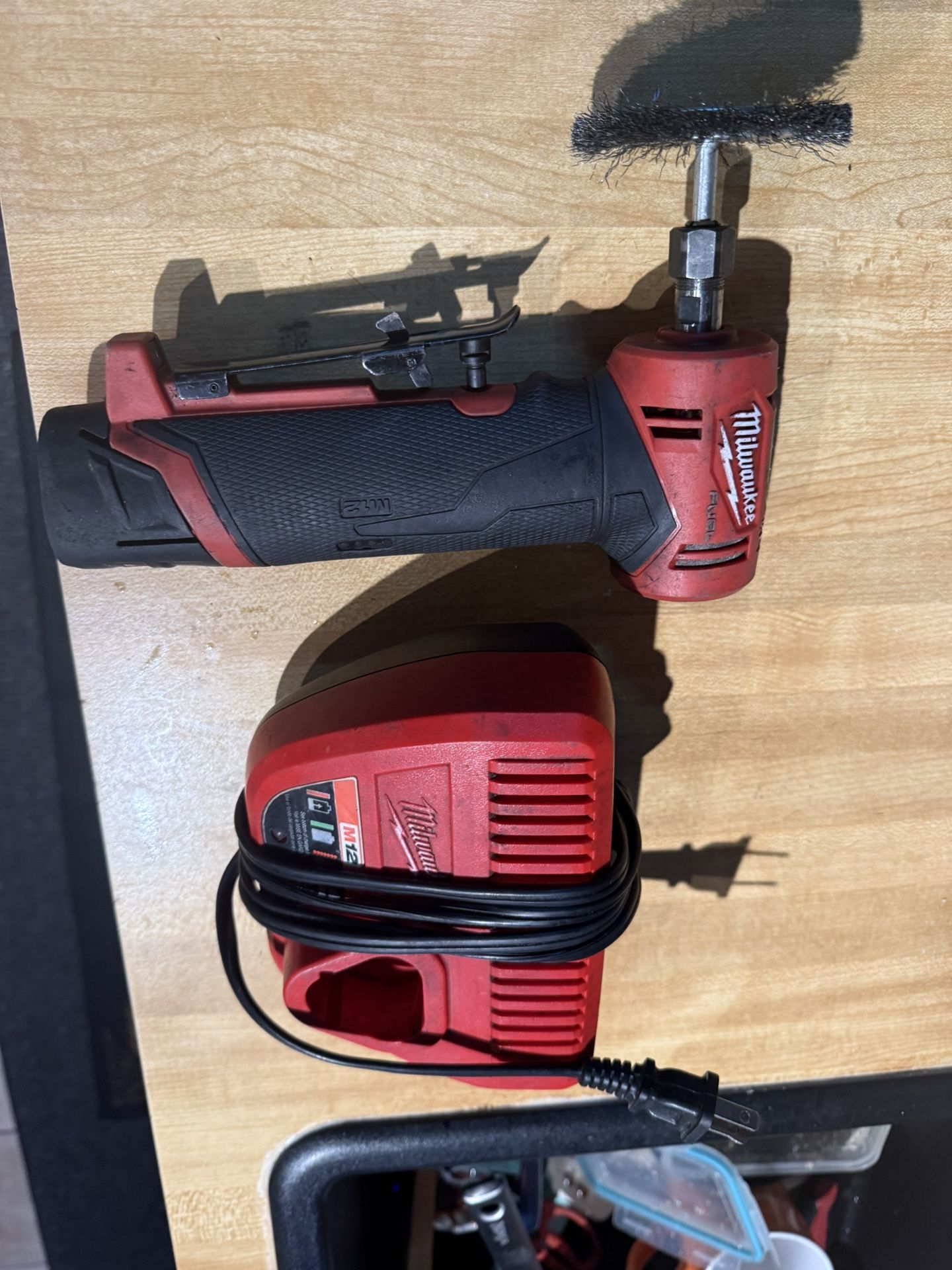 Milwaukee 12v right angle die grinder with 2.5 high output batt and charger $150 firm used works great 