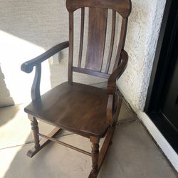 Wooden Rocking Chair 